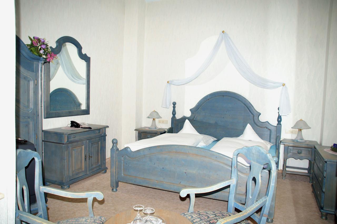 Hotel Restaurant Bieberstuben Менден Экстерьер фото