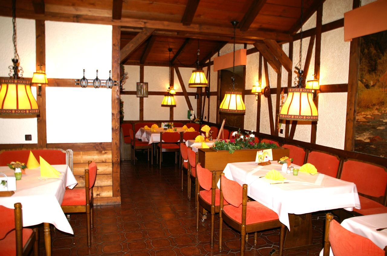 Hotel Restaurant Bieberstuben Менден Экстерьер фото